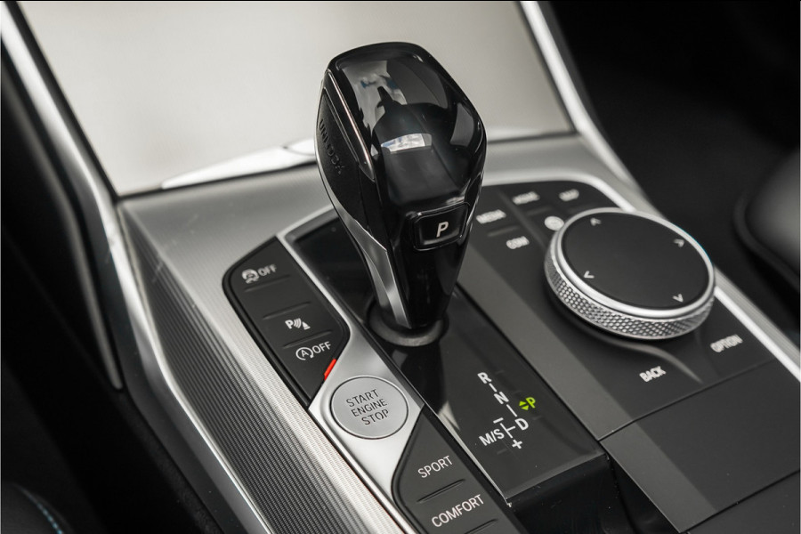 BMW 3 Serie Touring 330i M-Sport Pano H/K M-Sportrem Trekhaak CarPlay