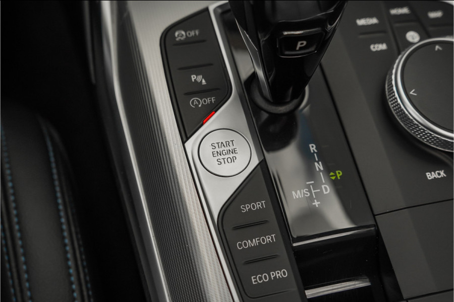 BMW 3 Serie Touring 330i M-Sport Pano H/K M-Sportrem Trekhaak CarPlay