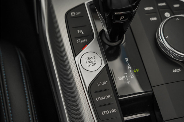 BMW 3 Serie Touring 330i M-Sport Pano H/K M-Sportrem Trekhaak CarPlay