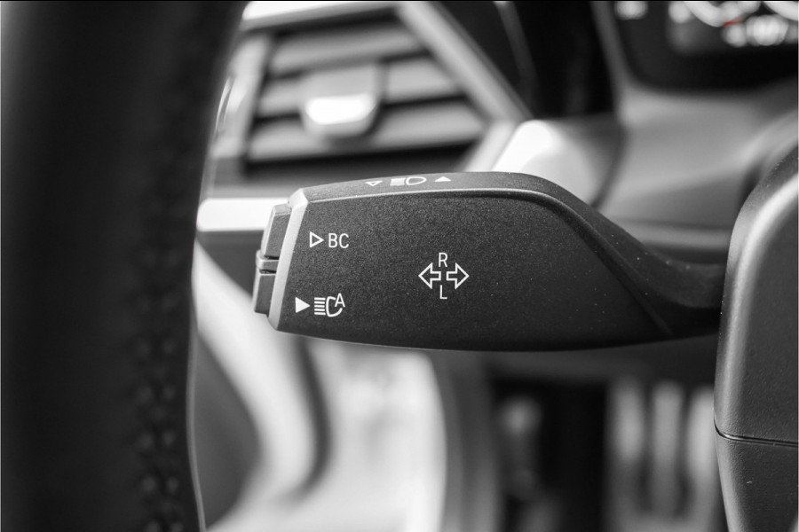 BMW 3 Serie Touring 330i M-Sport Pano H/K M-Sportrem Trekhaak CarPlay