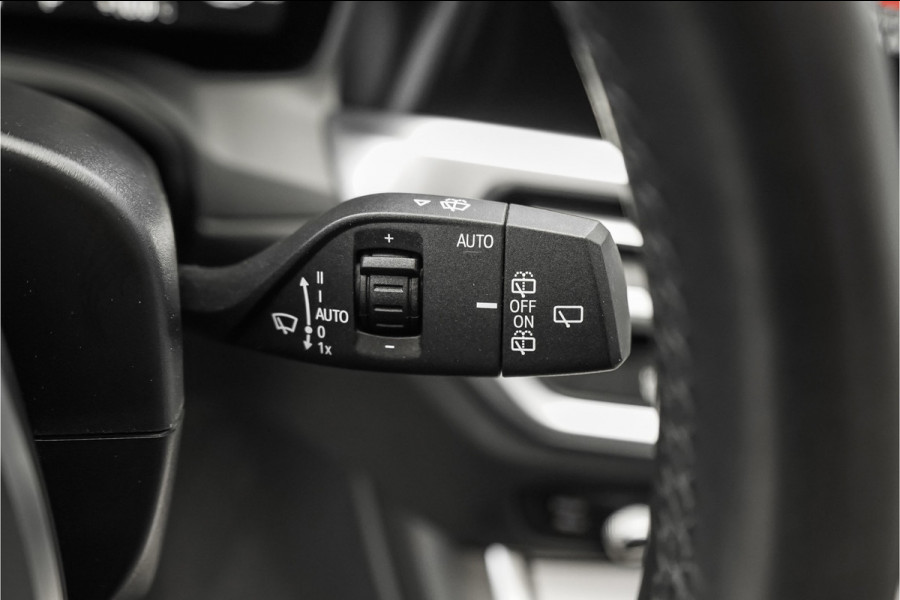 BMW 3 Serie Touring 330i M-Sport Pano H/K M-Sportrem Trekhaak CarPlay