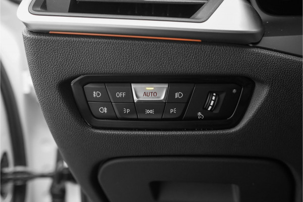 BMW 3 Serie Touring 330i M-Sport Pano H/K M-Sportrem Trekhaak CarPlay