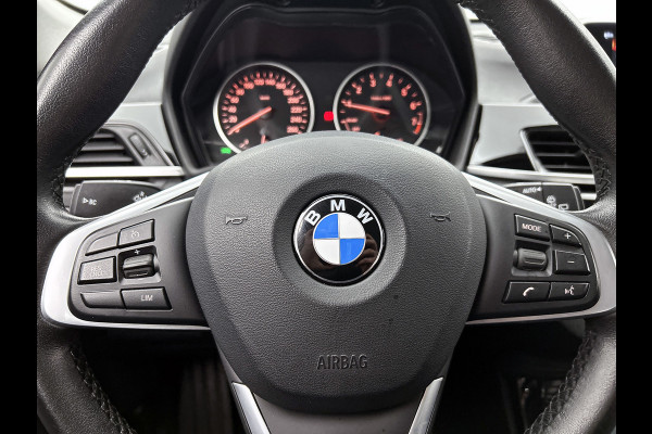BMW X1 SDrive20i Executive (NL-auto, Goed OnderH, Navi, Sportstoelen, Led, Climate Con, Parkeersensoren, Etc)