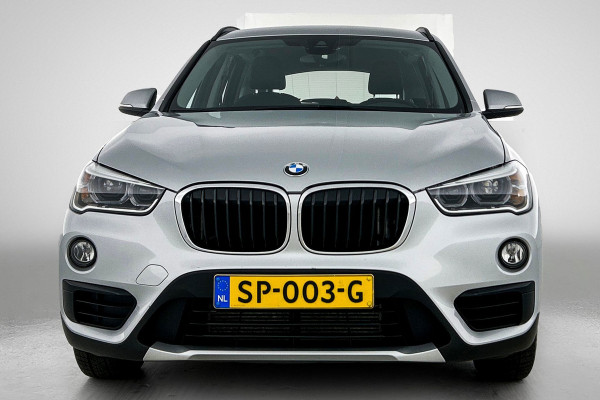 BMW X1 SDrive20i Executive (NL-auto, Goed OnderH, Navi, Sportstoelen, Led, Climate Con, Parkeersensoren, Etc)