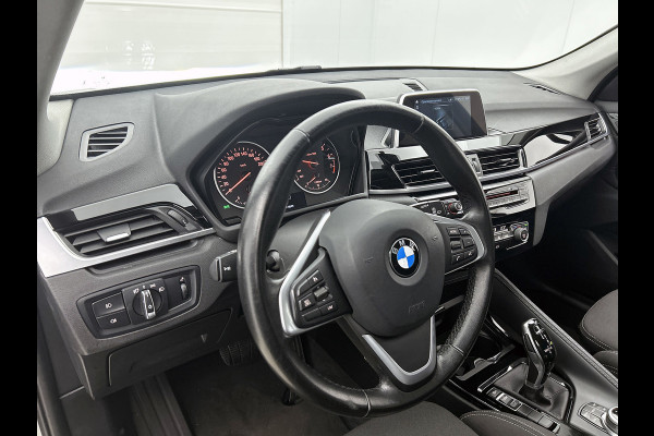 BMW X1 SDrive20i Executive (NL-auto, Goed OnderH, Navi, Sportstoelen, Led, Climate Con, Parkeersensoren, Etc)