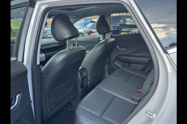 Hyundai Kona 1.6 GDI HEV Premium Sky VAN: 34.900,- VOOR 31.877,- UW LENTEVOORDEEL: 3.023,- | DEALER ONDERHOUDEN | FABR. GARANTIE t/m 06-2031