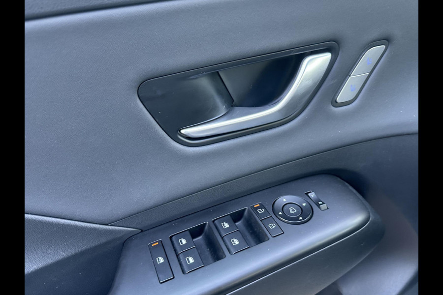 Hyundai Kona 1.6 GDI HEV Premium Sky VAN: 34.900,- VOOR 31.877,- UW LENTEVOORDEEL: 3.023,- | DEALER ONDERHOUDEN | FABR. GARANTIE t/m 06-2031