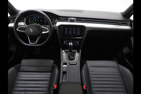Volkswagen Passat Variant 1.4 TSI PHEV GTE R-Line | Panoramadak | Leder | Matrix LED | Massage | HUD | 360 | Virtual | Keyless | Adaptive Cruise