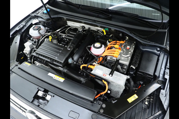 Volkswagen Passat Variant 1.4 TSI PHEV GTE R-Line | Panoramadak | Leder | Matrix LED | Massage | HUD | 360 | Virtual | Keyless | Adaptive Cruise