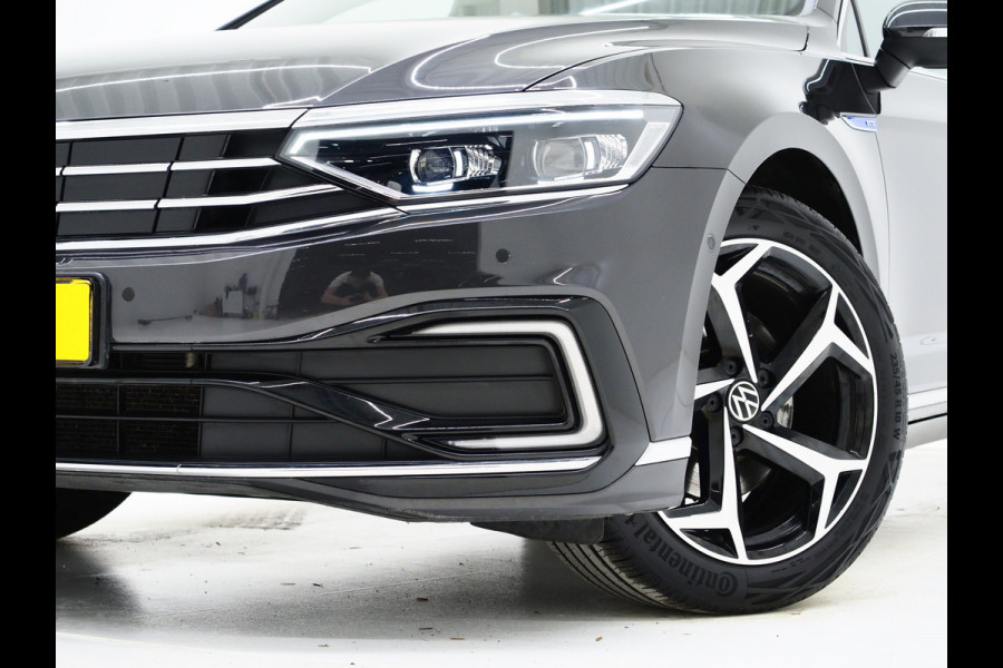 Volkswagen Passat Variant 1.4 TSI PHEV GTE R-Line | Panoramadak | Leder | Matrix LED | Massage | HUD | 360 | Virtual | Keyless | Adaptive Cruise