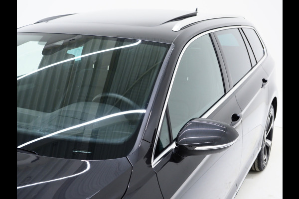 Volkswagen Passat Variant 1.4 TSI PHEV GTE R-Line | Panoramadak | Leder | Matrix LED | Massage | HUD | 360 | Virtual | Keyless | Adaptive Cruise