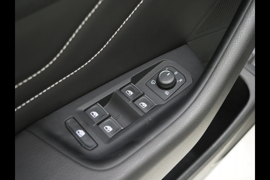 Volkswagen Passat Variant 1.4 TSI PHEV GTE R-Line | Panoramadak | Leder | Matrix LED | Massage | HUD | 360 | Virtual | Keyless | Adaptive Cruise
