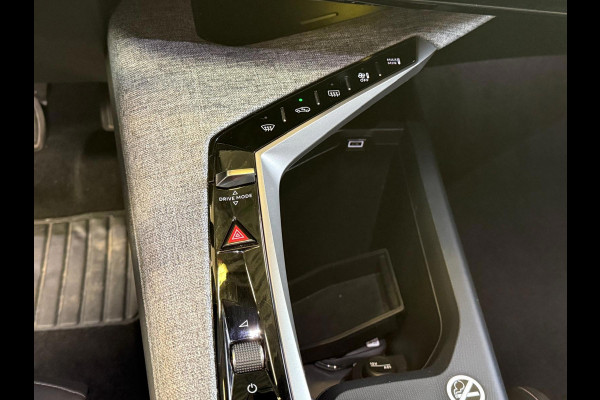Peugeot 5008 1.2 Hybrid 145 Allure camera stoel/stuurverwarming 1 jaar Bovag Garantie