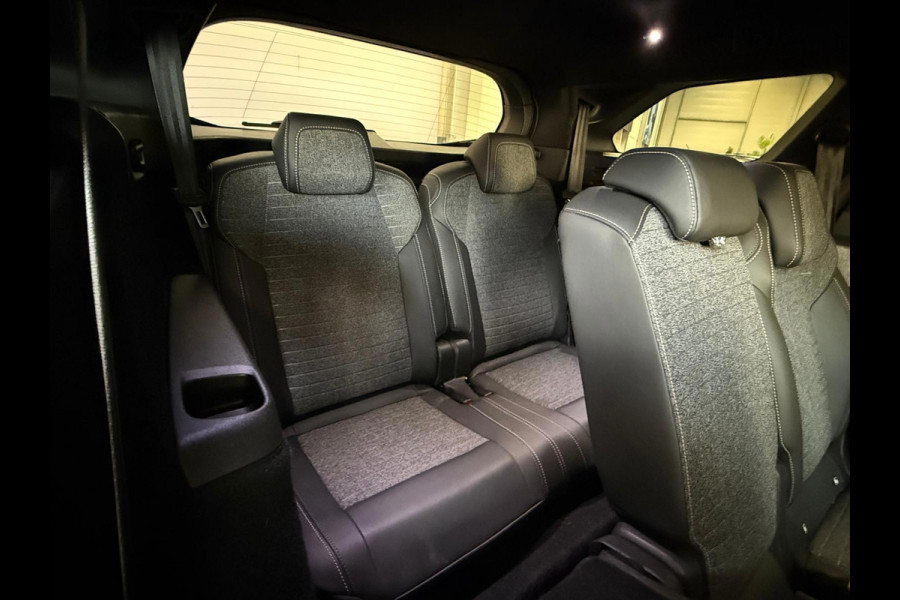 Peugeot 5008 1.2 Hybrid 145 Allure camera stoel/stuurverwarming 1 jaar Bovag Garantie