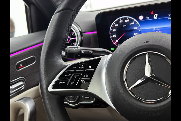 Mercedes-Benz A-Klasse 250 e Luxury Line Panorama Schuif-Kanteldak | Sfeerverlichting | Achteruitrijcamera | Stoelverwarming. Achteruitrij camera | Panorama dak | Memory pakket