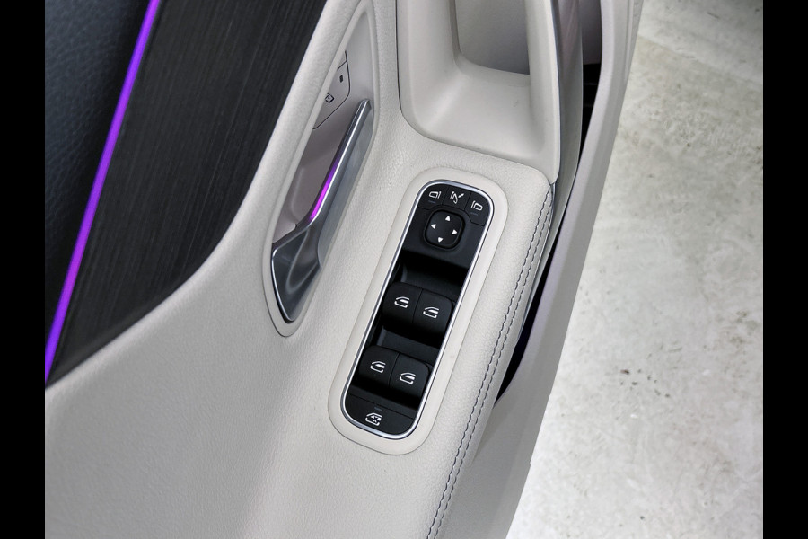 Mercedes-Benz A-Klasse 250 e Luxury Line Panorama Schuif-Kanteldak | Sfeerverlichting | Achteruitrijcamera | Stoelverwarming. Achteruitrij camera | Panorama dak | Memory pakket
