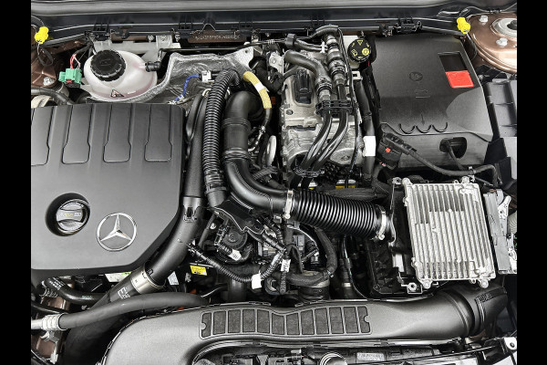 Mercedes-Benz A-Klasse 250 e Luxury Line Panorama Schuif-Kanteldak | Sfeerverlichting | Achteruitrijcamera | Stoelverwarming. Achteruitrij camera | Panorama dak | Memory pakket