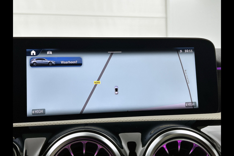 Mercedes-Benz A-Klasse 250 e Luxury Line Panorama Schuif-Kanteldak | Sfeerverlichting | Achteruitrijcamera | Stoelverwarming. Achteruitrij camera | Panorama dak | Memory pakket