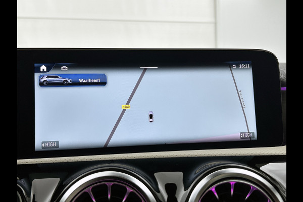 Mercedes-Benz A-Klasse 250 e Luxury Line Panorama Schuif-Kanteldak | Sfeerverlichting | Achteruitrijcamera | Stoelverwarming. Achteruitrij camera | Panorama dak | Memory pakket