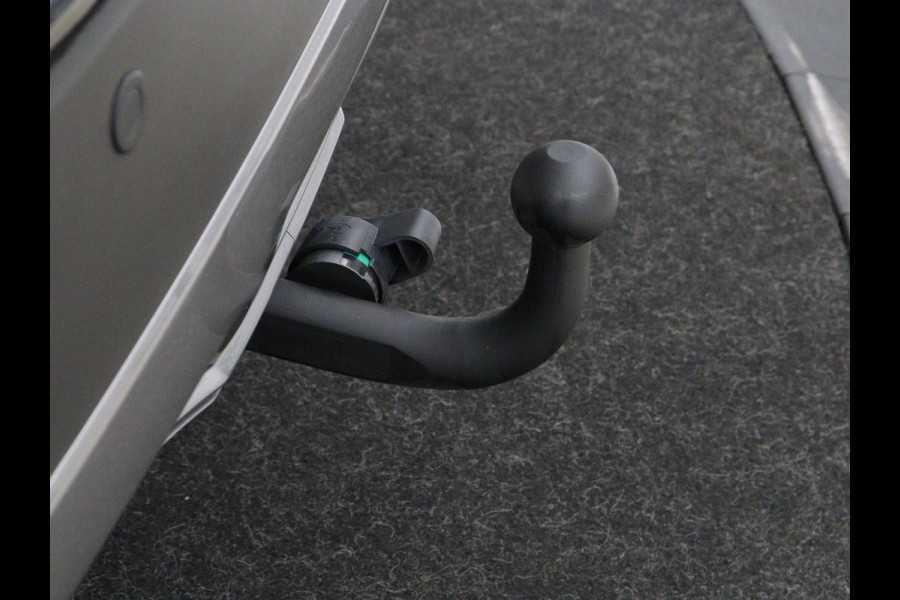 Suzuki Vitara 1.5 Hybrid Style | Trekhaak | Stoelverwarming | Adaptive cruise | Camera | Carplay | Leder/Alcantara | Full LED | Keyless | Navigatie | Climate control | Parkeerhulp