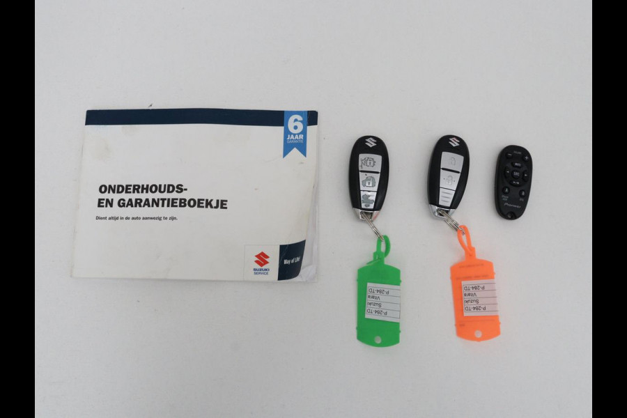 Suzuki Vitara 1.5 Hybrid Style | Trekhaak | Stoelverwarming | Adaptive cruise | Camera | Carplay | Leder/Alcantara | Full LED | Keyless | Navigatie | Climate control | Parkeerhulp