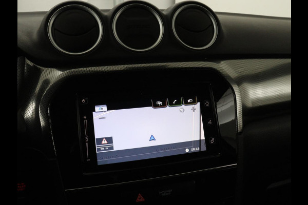 Suzuki Vitara 1.5 Hybrid Style | Trekhaak | Stoelverwarming | Adaptive cruise | Camera | Carplay | Leder/Alcantara | Full LED | Keyless | Navigatie | Climate control | Parkeerhulp