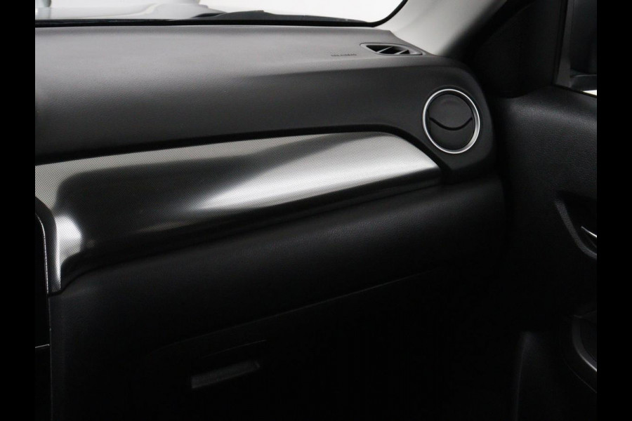 Suzuki Vitara 1.5 Hybrid Style | Trekhaak | Stoelverwarming | Adaptive cruise | Camera | Carplay | Leder/Alcantara | Full LED | Keyless | Navigatie | Climate control | Parkeerhulp