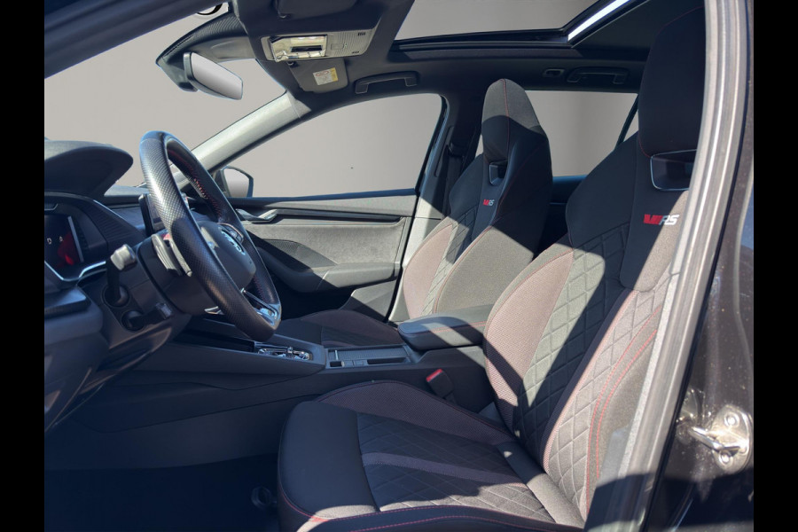 Škoda Octavia Combi 1.4 TSI RS iV PHEV Business | Pano | Head-Up | Led | Stuur verw. | Parksensoren |