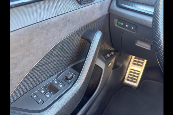 Škoda Octavia Combi 1.4 TSI RS iV PHEV Business | Pano | Head-Up | Led | Stuur verw. | Parksensoren |