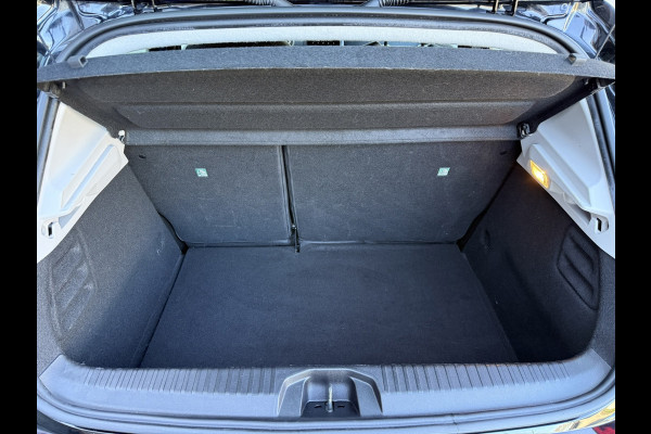 Renault Clio 1.0 TCe Navigatie / Apple CarPlay - Android / 1e Eigenaar / ALL-Season banden / Cruise Control / PDC met optische w