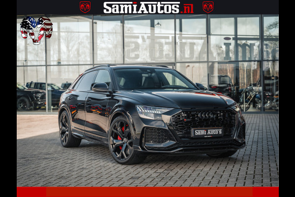 Audi RS Q8 RSQ8 BLACK OPS | 600PK 4.0 V8 TFSI QUATTRO | HUD | 4 WIELBESTURING | 23 INCH AUDI SPORT WHEELS | RS BEKLEDING ZWART | PANO | SOF BANG & OLUFSEN | PANORAMA DAK | De Lamborghini Urus en Audi RS Q8 zijn beide supersnelle SUV's met dezelfde basis (4.0L V8 twin-turbo motor van de VW Group)