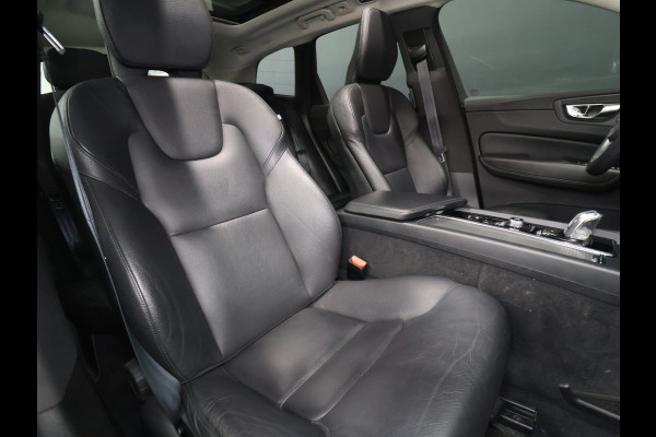 Volvo XC60 2.0 T8 Twin Engine AWD Momentum [SCHUIFKANTELDAK, APPLE CARPLAY, ANDROID, ELEKTRISCH VERSTELBARE STOELEN, STUURVERWARMING, STOELVERWARMING, VOL LEDER, CRUISE, CLIMATE, NIEUWSTAAT]