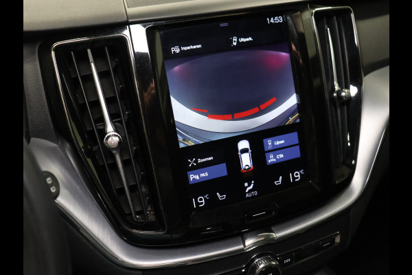 Volvo XC60 2.0 T8 Twin Engine AWD Momentum [SCHUIFKANTELDAK, APPLE CARPLAY, ANDROID, ELEKTRISCH VERSTELBARE STOELEN, STUURVERWARMING, STOELVERWARMING, VOL LEDER, CRUISE, CLIMATE, NIEUWSTAAT]