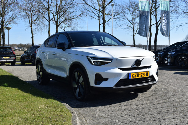 Volvo EC40 Extended Range Plus 82 kWh | Black Sheep pakket met zwart dak | Fjord Blue tapijt | 20" Velgen |