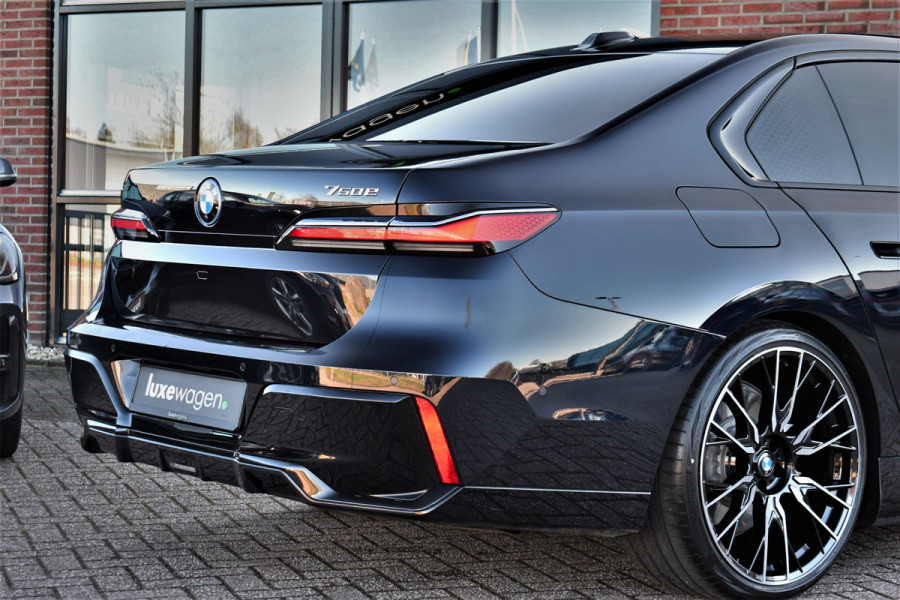 BMW 7 Serie 750e xDrive M-Sport Exe-Lounge Theatre Connoisseur Climate-Acoustic