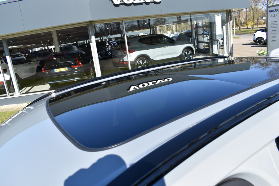 Volvo XC60 T6 AWD 350PK Plug-in Hybrid Ultimate Dark | HUD | Trekhaak | BLIS | 360 Camera | Panoramadak |