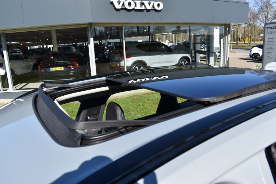 Volvo XC60 T6 AWD 350PK Plug-in Hybrid Ultimate Dark | HUD | Trekhaak | BLIS | 360 Camera | Panoramadak |