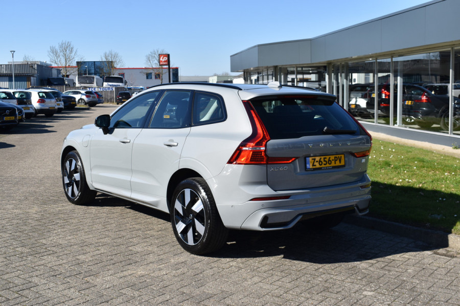Volvo XC60 T6 AWD 350PK Plug-in Hybrid Ultimate Dark | HUD | Trekhaak | BLIS | 360 Camera | Panoramadak |