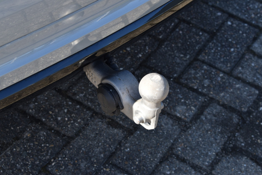 Volvo XC60 T6 AWD 350PK Plug-in Hybrid Ultimate Dark | HUD | Trekhaak | BLIS | 360 Camera | Panoramadak |