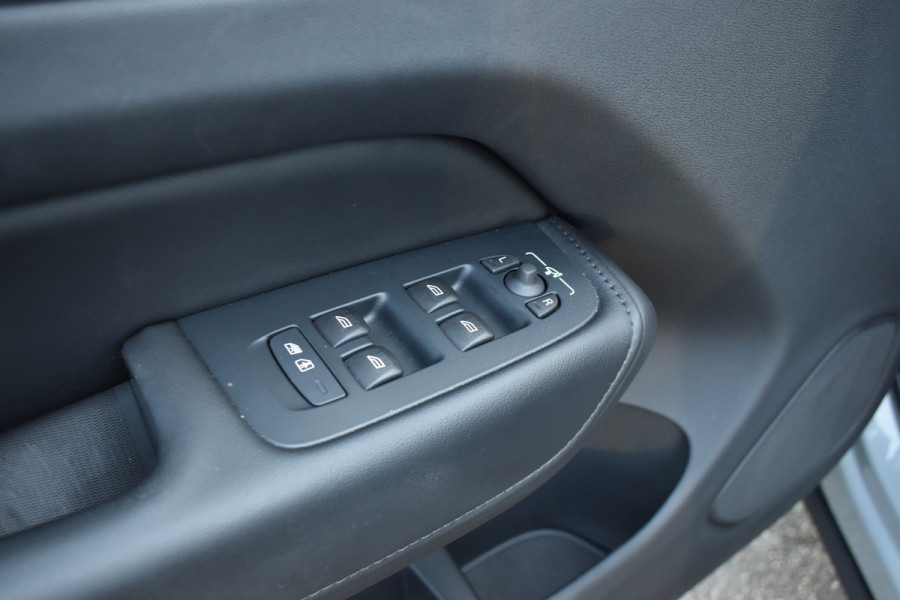 Volvo XC60 T6 AWD 350PK Plug-in Hybrid Ultimate Dark | HUD | Trekhaak | BLIS | 360 Camera | Panoramadak |