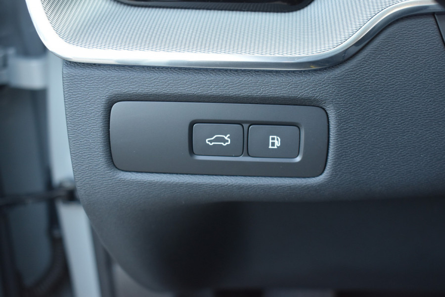 Volvo XC60 T6 AWD 350PK Plug-in Hybrid Ultimate Dark | HUD | Trekhaak | BLIS | 360 Camera | Panoramadak |