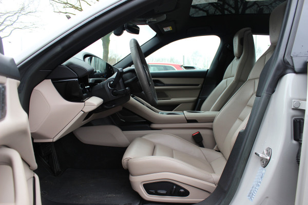 Porsche Taycan Sport Turismo 4S 93 kWh / SoH 91,9% / Panoramadak / 360Camera / Head-up / Accu Performance+ / 21'' / Achterasbesturing / Luchtvering / Keyless / Stoel+Stuurverwarming / DAB / ACC