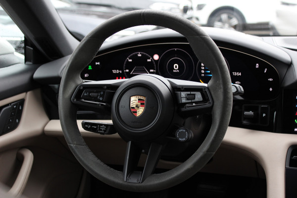 Porsche Taycan Sport Turismo 4S 93 kWh / SoH 91,9% / Panoramadak / 360Camera / Head-up / Accu Performance+ / 21'' / Achterasbesturing / Luchtvering / Keyless / Stoel+Stuurverwarming / DAB / ACC