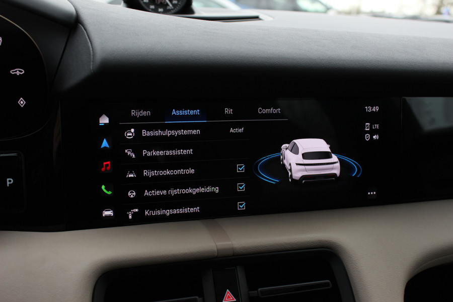 Porsche Taycan Sport Turismo 4S 93 kWh / SoH 91,9% / Panoramadak / 360Camera / Head-up / Accu Performance+ / 21'' / Achterasbesturing / Luchtvering / Keyless / Stoel+Stuurverwarming / DAB / ACC