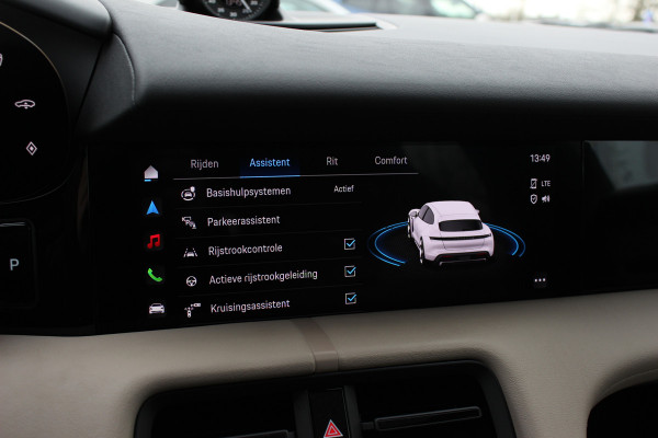 Porsche Taycan Sport Turismo 4S 93 kWh / SoH 91,9% / Panoramadak / 360Camera / Head-up / Accu Performance+ / 21'' / Achterasbesturing / Luchtvering / Keyless / Stoel+Stuurverwarming / DAB / ACC