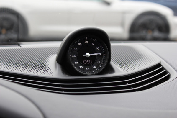 Porsche Taycan Sport Turismo 4S 93 kWh / SoH 91,9% / Panoramadak / 360Camera / Head-up / Accu Performance+ / 21'' / Achterasbesturing / Luchtvering / Keyless / Stoel+Stuurverwarming / DAB / ACC