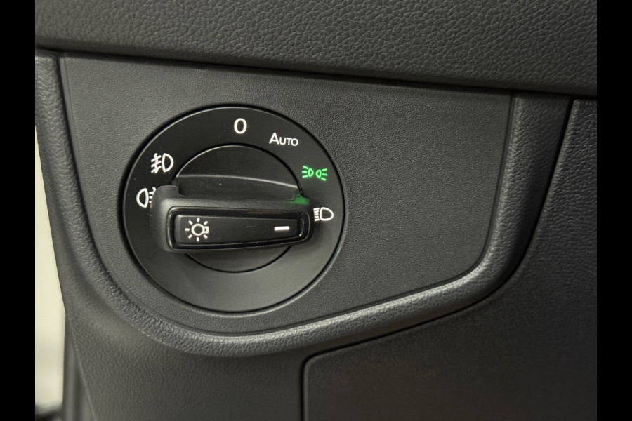 Volkswagen Taigo 1.0 TSI R-Line Business | Ascot Grijs | IQ. Drive | Virtual | Licht+Zicht | LED | Lane Assist | CarPlay | ACC |