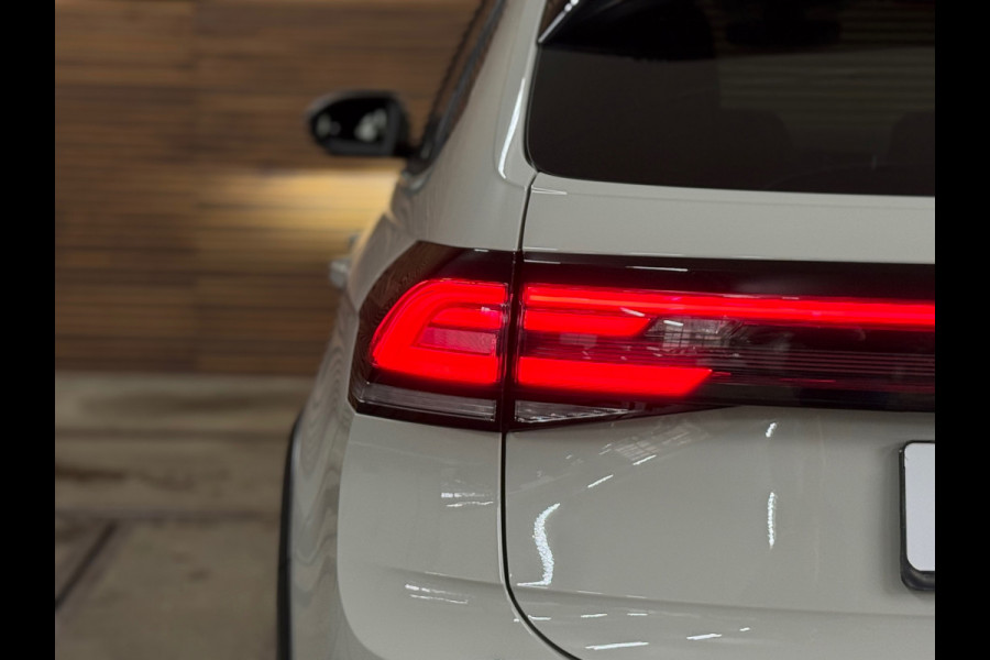 Volkswagen Taigo 1.0 TSI R-Line Business | Ascot Grijs | IQ. Drive | Virtual | Licht+Zicht | LED | Lane Assist | CarPlay | ACC |