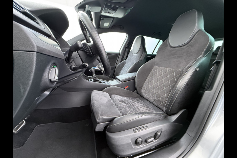 Škoda Superb Combi T218PK iV PHEV AUT-6 Sportline BS Elektr.+Geheugen-Sport-Stoelen+Verwarmd Trekhaak Virtual Cockpit Matrix Led Navi Ecc Ada 1.4t- Plug-in-hybride Achterbank+Stuurverwarming Led Elek.Achterklep Lmv 19" Keyless Dodehoek detectie Verkeersbord detectie 1e Eigenaar Origineel Nederlandse Auto 400 Nm !! + 1600kg trekvermogen