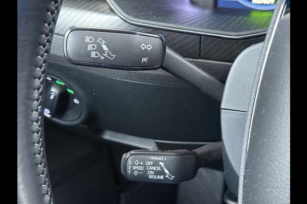 Škoda Superb Combi T218PK iV PHEV AUT-6 Sportline BS Elektr.+Geheugen-Sport-Stoelen+Verwarmd Trekhaak Virtual Cockpit Matrix Led Navi Ecc Ada 1.4t- Plug-in-hybride Achterbank+Stuurverwarming Led Elek.Achterklep Lmv 19" Keyless Dodehoek detectie Verkeersbord detectie 1e Eigenaar Origineel Nederlandse Auto 400 Nm !! + 1600kg trekvermogen